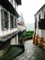 ���̕��i��`���Ă���