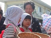 �o�Ԃ�҂��̎q