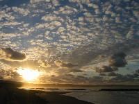 �j��������i