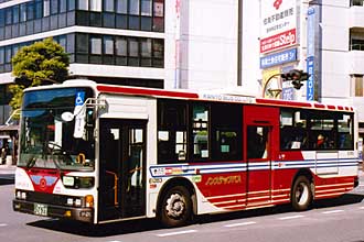 〔Ｅ１２６３〕　ＵＤトラックスＬＫＧ－ＡＰ３７ＦＫ（２０１０年）