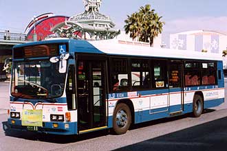 〔Ｅ１０４〕　いすゞＫＣ－ＬＶ８３２Ｎ（１９９９年）