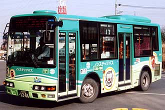 〔８３０２〕　三菱ふそうＰＡ－ＭＥ１７ＤＦ（２００５年）