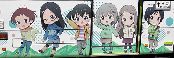 「ヤマノススメ」ラッピングバス４号車　公式側キャラクター