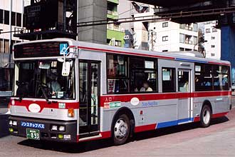 〔Ｔ４０５〕　日産ディーゼルＫＬ－ＪＰ２５２ＮＡＮ（２００３年）