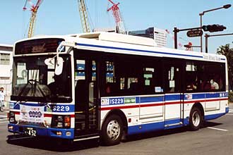 〔１Ｓ２２９〕　いすゞＰＡ－ＬＲ２３４Ｊ１（２００４年）