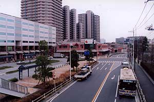 新子安駅西口