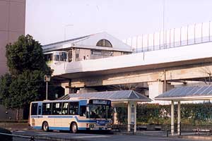 新杉田駅前