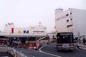 中山駅北口