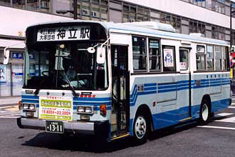 〔土浦２２あ１３１１〕　いすゞＵ－ＬＲ３３２Ｊ（１９９０年）