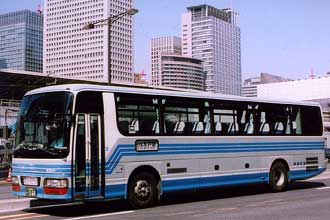 〔１８１８ＭＴ〕　いすゞＫＬ－ＬＶ７８１Ｒ２（２００１年）