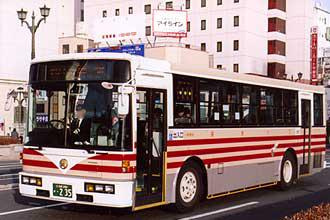 〔とちぎ２００か２３５〕　いすゞＵ－ＬＶ３２４Ｌ（１９９１年）