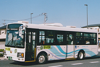〔宇都宮２００か４８２〕　いすゞＫＫ－ＬＲ２３３Ｊ１（２００４年）