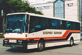 〔富山２２こ３２〕　日産ディーゼルＰ－Ｕ３３Ｌ（１９８９年）