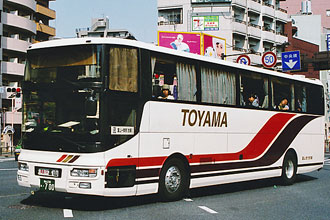 〔富山２３０あ７００〕　日産ディーゼルＫＬ－ＲＡ５５２ＲＢＮ（２００２年）