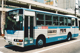 〔富山２２こ３９３〕　三菱ふそうＵ－ＭＫ２１８Ｊ（１９９５年）