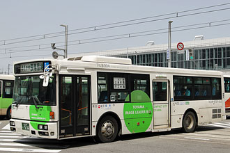 〔富山２３０あ５３６〕　三菱ふそうＰＫＧ－ＡＡ２７４ＫＡＮ（２０１０年）