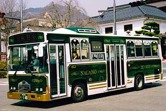 〔４０１４８〕　日野ＫＫ－ＲＪ１ＪＪＨＫ（２００１年）
