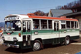 〔長野２２あ８３０〕