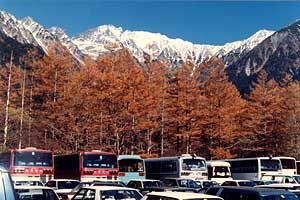 上高地バスターミナルに隣接する駐車場