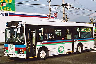 〔沼津２００か５８６〕　いすずＫＫ－ＬＲ２３３Ｊ１（２００４年）