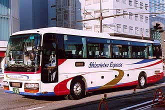 〔静岡２００か４０１〕　いすゞＫＬ－ＬＶ７８１Ｒ２（２００５年）