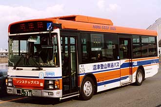 〔８２７〕　いすゞＰＡ－ＬＲ２３４Ｊ１（２００５年）