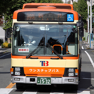 「あまんちゅ！」ラッピング２号車　正面