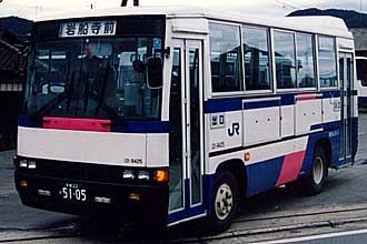 〔１２１－９４２５〕　いすずＰ－ＭＲ１１２Ｄ（１９８９年）