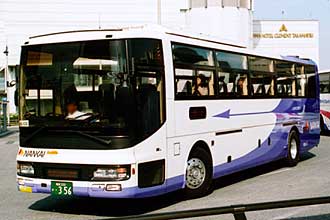 〔和泉２００か３５６〕　日産ディーゼルＫＬ－ＲＡ５５２ＲＢＮ（２００２年）