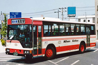 〔鳥取２２か１２２７〕　三菱ふそうＰ－ＭＰ６１８Ｋ（１９８９年）