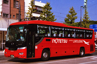 〔愛媛２００か５３０９〕　日野ＰＫＧ－ＲＵ１ＥＳＡＡ（２０１０年）