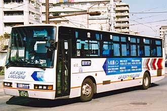 〔熊本２２か２７６１〕　いすゞＵ－ＬＶ７７１Ｒ（１９９３年）