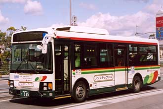 〔姫路２００か３６５〕　いすゞＰＡ－ＬＲ２３４Ｊ１（２００４年）