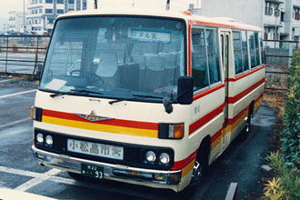 〔徳２２あ９３〕　三菱ふそうＫ－ＢＫ２１５Ｆ（１９８３年）