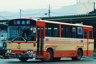 〔徳２２か７４１〕　三菱ふそうＰ－ＭＫ５１６Ｊ（１９８５年）