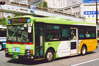 〔熊本２００か１８４〕　いすゞＫＫ－ＬＲ２３３Ｊ１（２００２年）