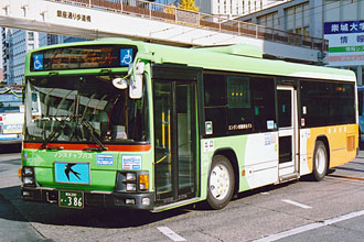 〔熊本２００か３８６〕　いすゞＫＬ－ＬＶ２８０Ｌ１（２００４年）