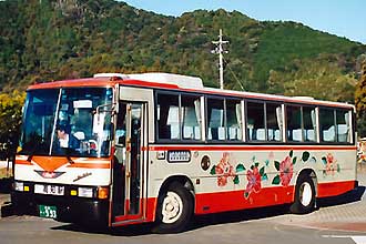 〔高２２か９９３〕　日野Ｐ－ＨＵ２３５ＢＡ（１９８７年）