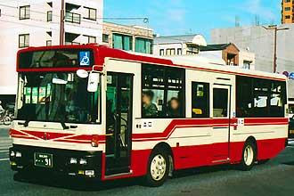 〔高知２００か９１〕　日産ディーゼルＫＫ－ＲＭ２５２ＧＡＮ（２００３年）