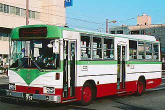 〔高２２か９５７〕　三菱ふそうＫ－ＭＫ１１６Ｊ（１９８７年）