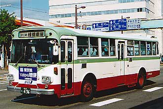 〔高２２か４９６〕　日野ＲＣ３００Ｐ（１９７８年）