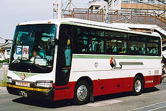 〔高知２００か１３３〕　日野ＫＬ－ＲＵ１ＪＨＥＡ（２００４年）