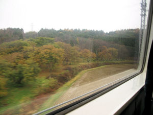 車窓からの本州の景色