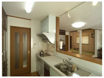 開放的な対面キッチン