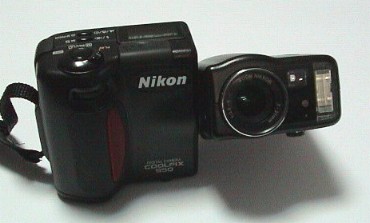 ○ デジタルカメラ Nikon COOLPIX 950