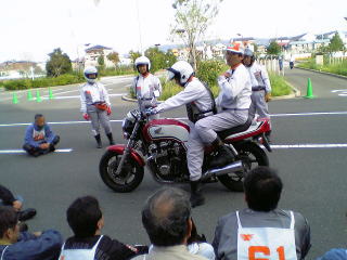 二人乗車時の乗降車講習中