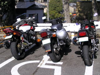 ��a�̒��ԏ�ɂ�