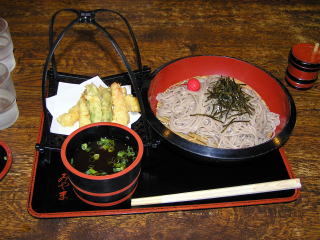 そばと天ぷら(ちょっと物足りない)