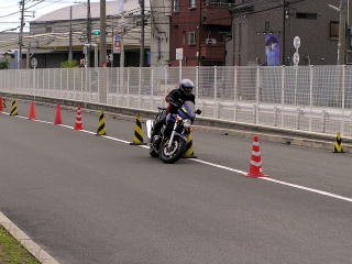 1400CC�̃g���N�œ{���̃X�����[��