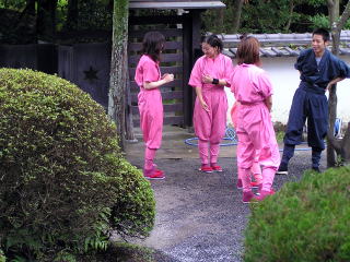 ���ԑ҂��Œk�Β��̂��̈�R�c